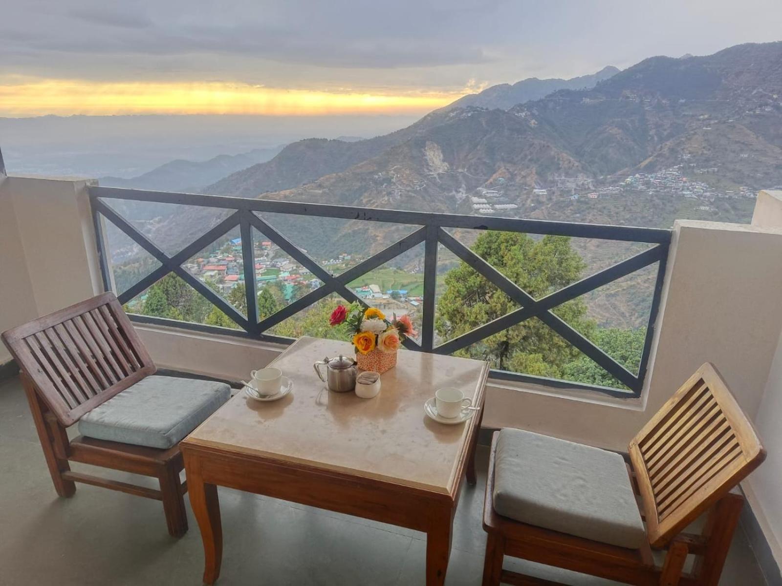 Green N Breeze Resorts Mussoorie Exterior foto